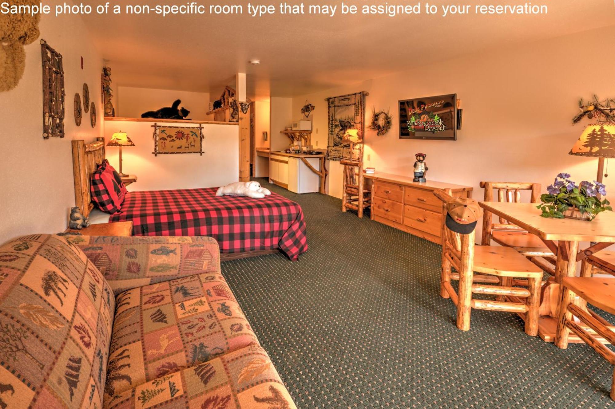 One Queen with Two Twin Room,379665883:JPEG